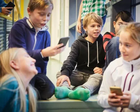 Sweden to Introduce National Cellphone Prohibition in Educational Institutions
