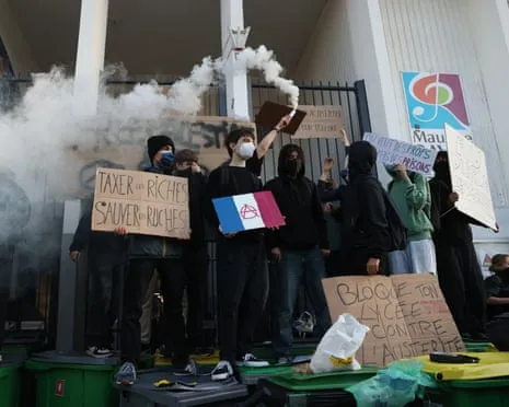 Recently Appointed French PM Faces Intense Pressure as Countrywide Strikes Paralyze Education and Transportation