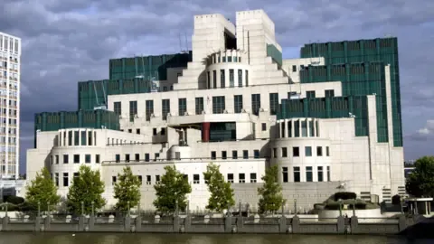 MI6 Launches Encrypted Portal to Attract Intelligence Sources in Russia