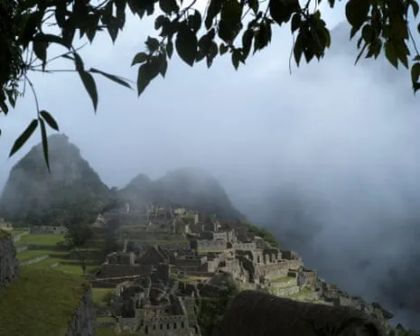 Rocks placed on Railway Lines Trap 900 Travelers near Machu Picchu